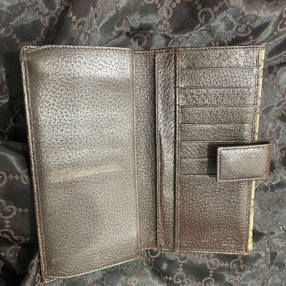 Gucci Tan and Brown Monogram Wallet - Picture 3 of 4